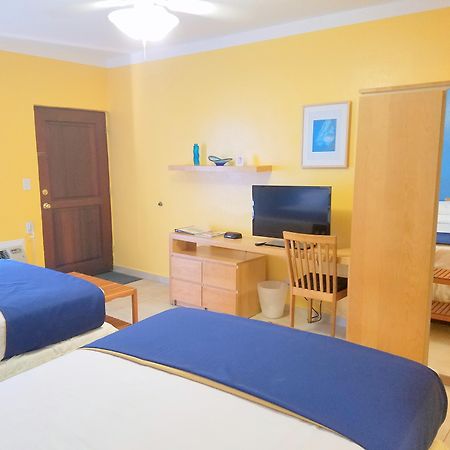 Flamingo Bay Hotel & Marina Freeport Esterno foto