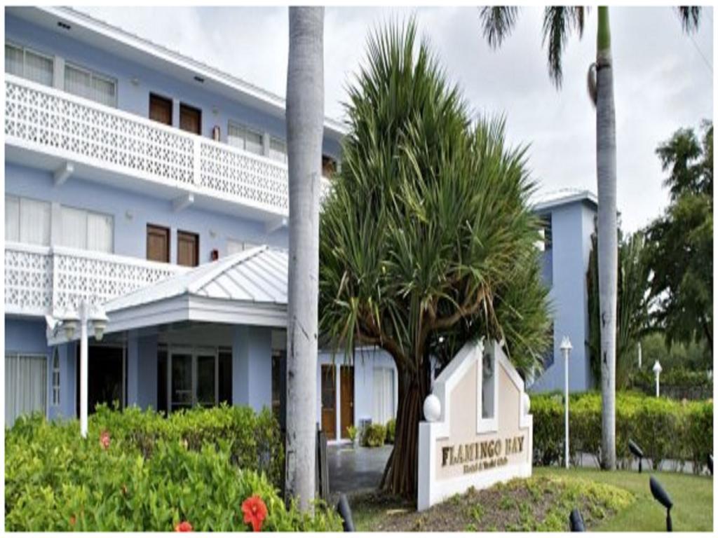 Flamingo Bay Hotel & Marina Freeport Esterno foto