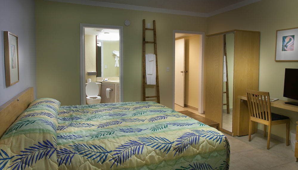 Flamingo Bay Hotel & Marina Freeport Esterno foto