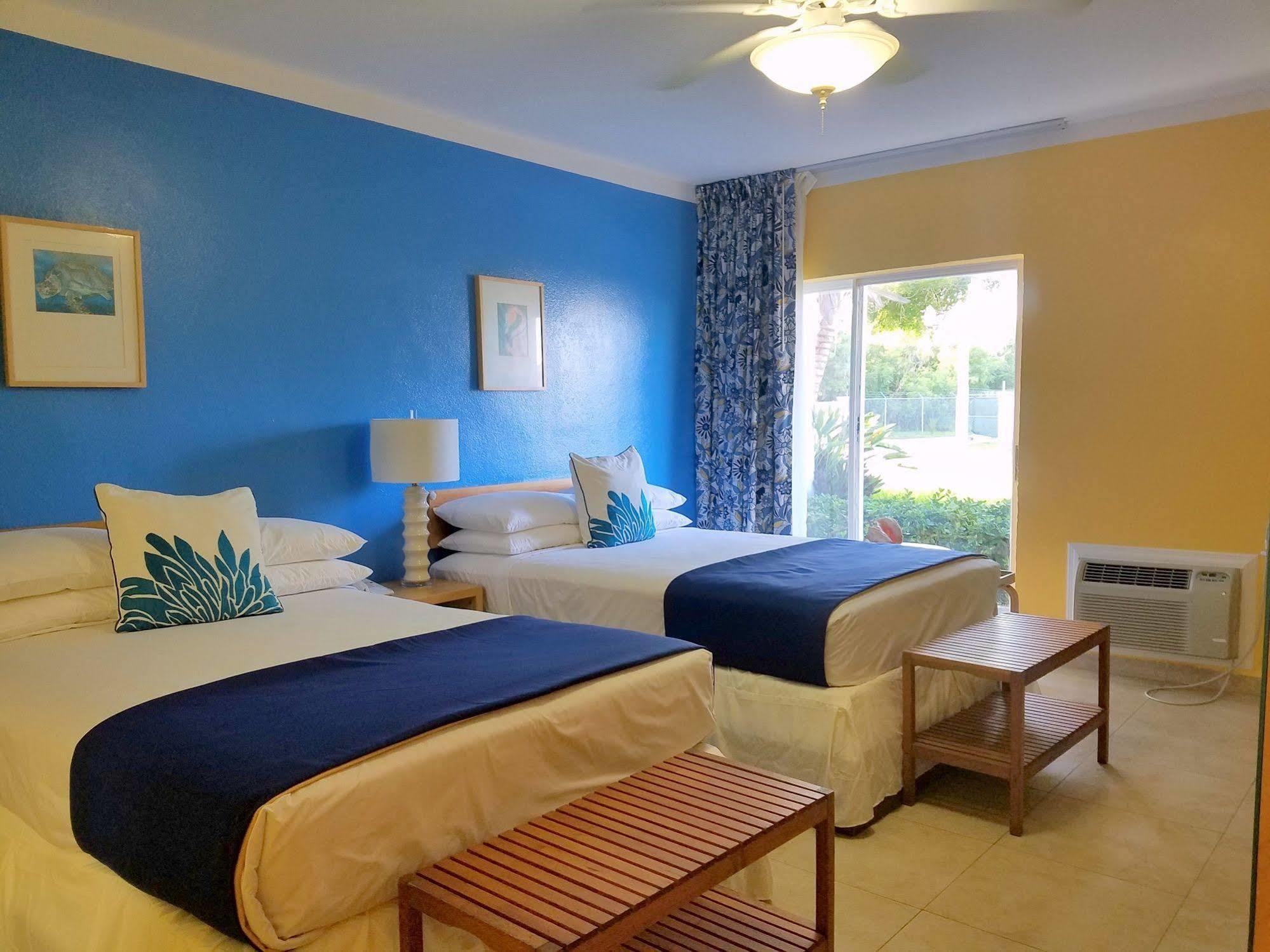 Flamingo Bay Hotel & Marina Freeport Esterno foto