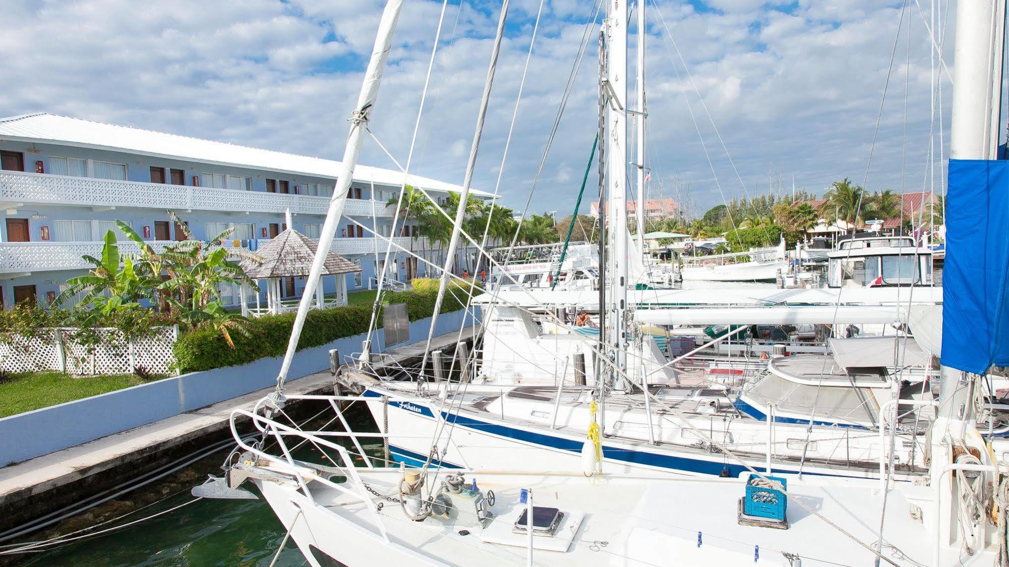 Flamingo Bay Hotel & Marina Freeport Esterno foto